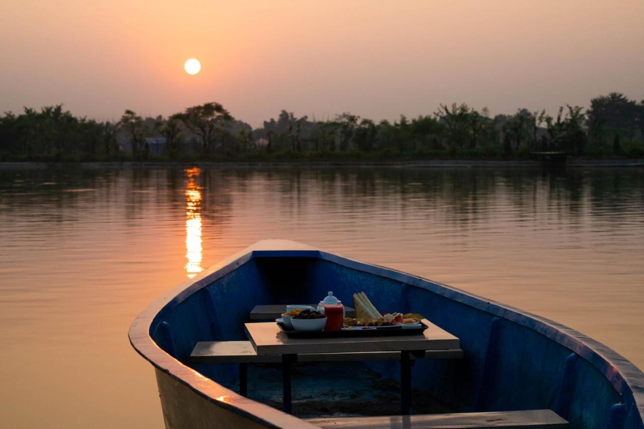 Lumbini Palace Resort Bagian luar foto