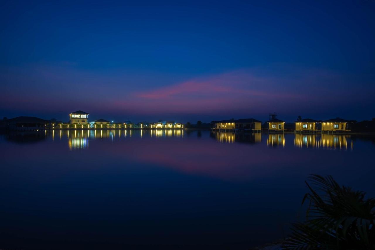 Lumbini Palace Resort Bagian luar foto