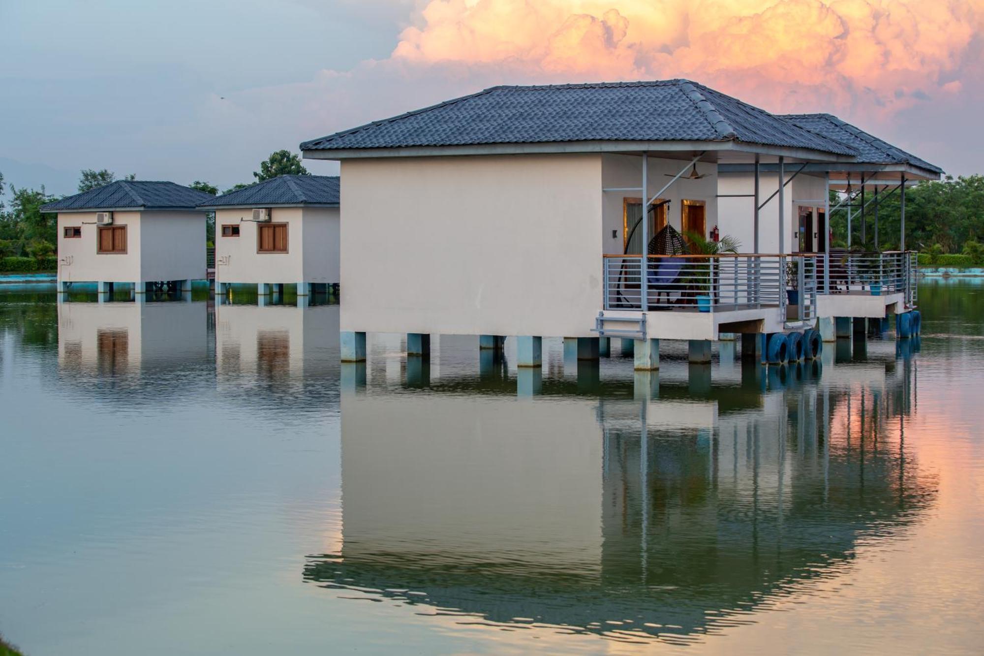 Lumbini Palace Resort Bagian luar foto